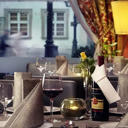 Hotel The Invisible — Modernism 4*